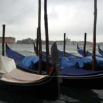 Góndolas en el gran canal de Venecia. Foto Luis Cor